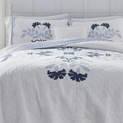 Rosaleen Quilt Blue/White - Laura Ashley