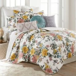 Briar Quilt and Pillow Sham Set - Levtex Home -QUILTS Sales unnamed file 1373
