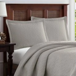 Solid Pelican Quilt & Sham Set Gray - Tommy Bahama