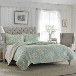 Brompton Quilt Set Laura Ashley