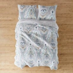 Olyria Medallion Quilt and Pillow Sham Set - Levtex Home -QUILTS Sales unnamed file 1779