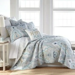 Olyria Medallion Quilt and Pillow Sham Set - Levtex Home -QUILTS Sales unnamed file 1783