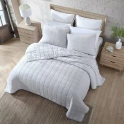 Hexagon Quilt & Sham Set - Tommy Bahama White -QUILTS Sales unnamed file 2183