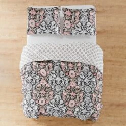 Loretta Quilt and Pillow Sham Set - Levtex Home -QUILTS Sales unnamed file 2221