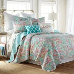 Karola Quilt and Pillow Sham Set - Levtex Home -QUILTS Sales unnamed file 2296