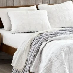 Eddie Bauer - Twin Lake Crescent Quilt & Sham Set Solid Gray
