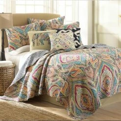 Magnolia Navy Quilt and Pillow Sham Set - Levtex Home -QUILTS Sales unnamed file 3087