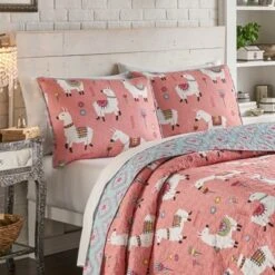 Llama Drama Quilt Set Coral - Vue