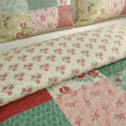 Hastings Home Hypoallergenic/Soft Microfiber Sweet Dreams Patchwork Pastel Floral Print Quilt & Sham Set Multicolored -QUILTS Sales unnamed file 3565