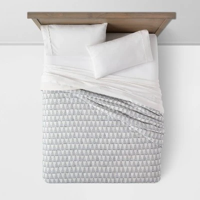 Cotton Clipped Triangle Quilt Off-White/Navy - Threshold™ 4 Cotton Clipped Triangle Quilt Off-White/Navy - Threshold™ - Image 2