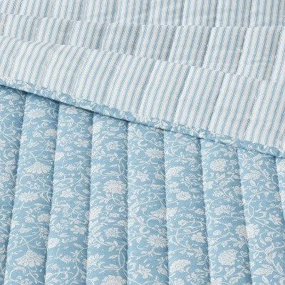 Reversible Printed Voile Floral Quilt - Threshold™ 6 Reversible Printed Voile Floral Quilt - Threshold™ - Image 4