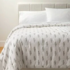 Threshold Designed W/Studio McGee Lofty Cotton Slub Wood Block Floral Quilt White - Threshold™ designed with Studio McGee 11 Threshold Designed W/Studio McGee Lofty Cotton Slub Wood Block Floral Quilt White - Threshold™ designed with Studio McGee -QUILTS Sales unnamed file 3647