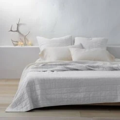 Heavyweight Linen Blend Quilt - Casaluna™ White
