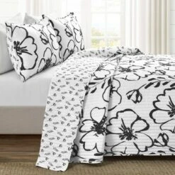 Lush Decor Scandinavian Floral Quilt Set - Lush Décor Navy