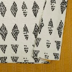 Prosperity Quilt & Sham Set Black/White - Jungalow by Justina Blakeney 7 Prosperity Quilt & Sham Set Black/White - Jungalow by Justina Blakeney -QUILTS Sales unnamed file 3878