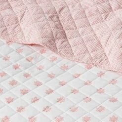 Printed Family-Friendly Warm Block Print Quilt Warm - Threshold™ 9 Printed Family-Friendly Warm Block Print Quilt Warm - Threshold™ -QUILTS Sales unnamed file 4045