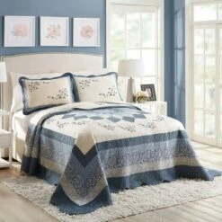 Charlotte Bedspread - Modern Heirloom -QUILTS Sales unnamed file 4533