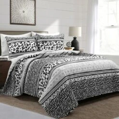Lush Decor 3pc Animal Global Quilt Set Black/White - Lush Décor -QUILTS Sales unnamed file 4542