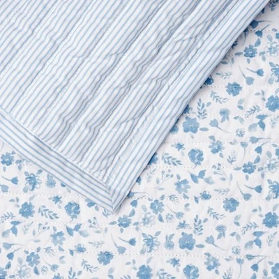 Martha Stewart Leigh Floral Quilt Set Blue 9 Martha Stewart Leigh Floral Quilt Set Blue - Image 7