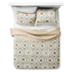 Zavarka Quilt And Sham Set - homthreads 9 Zavarka Quilt And Sham Set - homthreads -QUILTS Sales unnamed file 4772