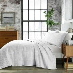 Full/Queen Maze Quilt Set White - City Scene