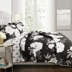 Lush Decor Zinnia Floral Quilt Set - Lush Décor Black/gold
