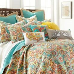 Best Quilts 2022 13 Palisades Paisley Quilt Set - Full/Queen Quilt and Two Standard Pillow Shams Teal - Levtex Home