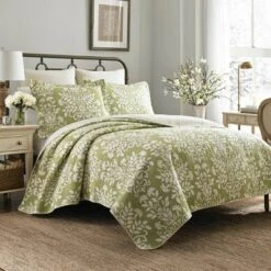 Rowland Quilt Set - Laura Ashley® Green