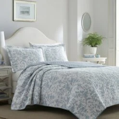 Blue Amberley Quilt Set - Laura Ashley®