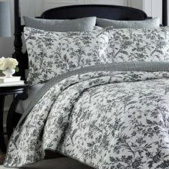 Amberley Quilt Set Laura Ashley 14 Amberley Quilt Set Laura Ashley -QUILTS Sales unnamed file 576